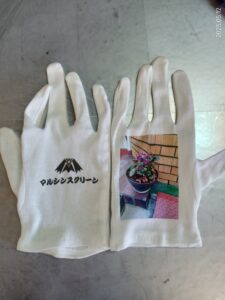ガーメントプリンターによる手袋印刷
